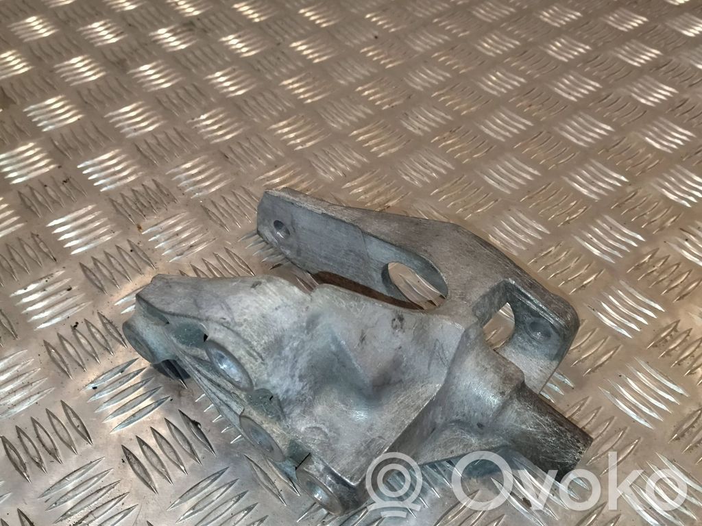 Opel Antara Engine mounting bracket 