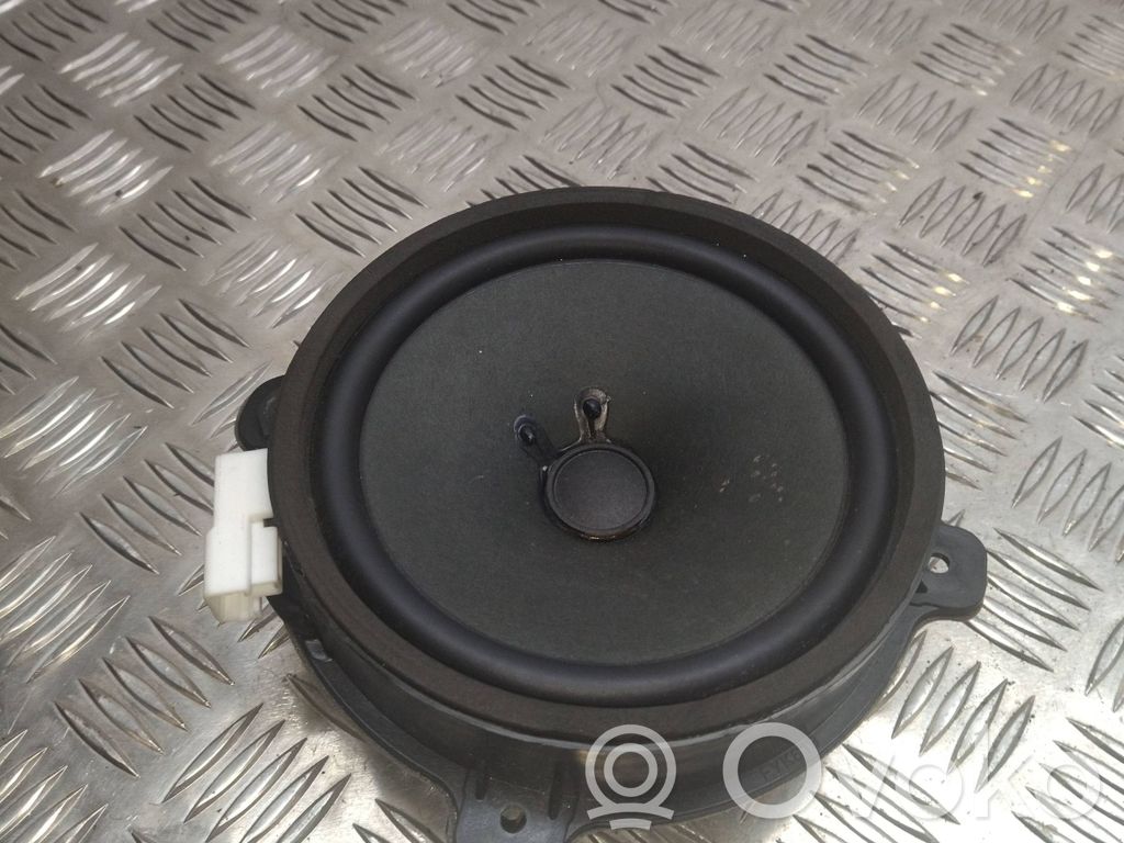 Opel Antara Altavoz de la puerta trasera 