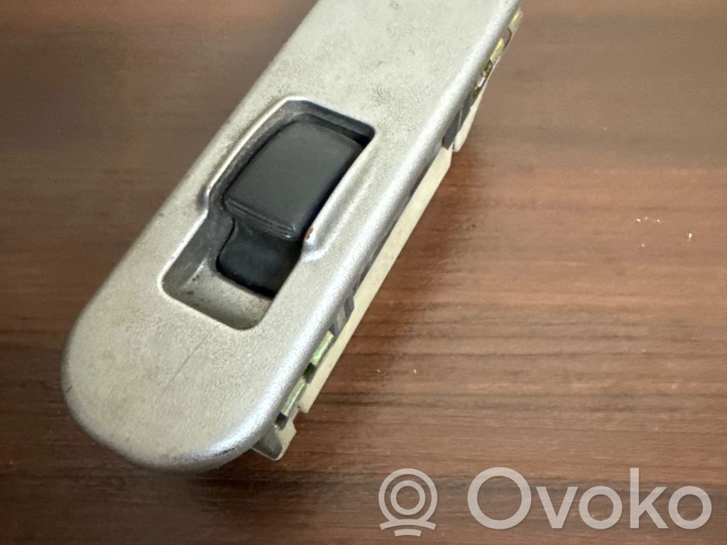 Mitsubishi L200 Electric window control switch 