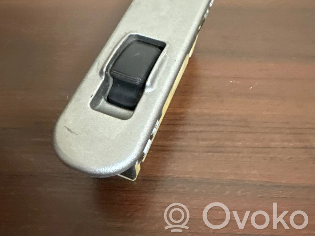 Mitsubishi L200 Electric window control switch 
