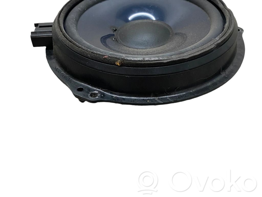 Ford C-MAX I Takaoven kaiutin 