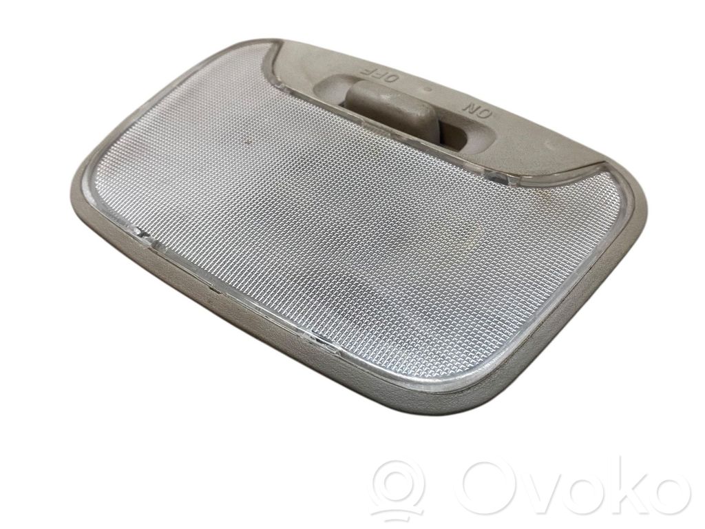 Mitsubishi L200 Luz del asiento trasero 