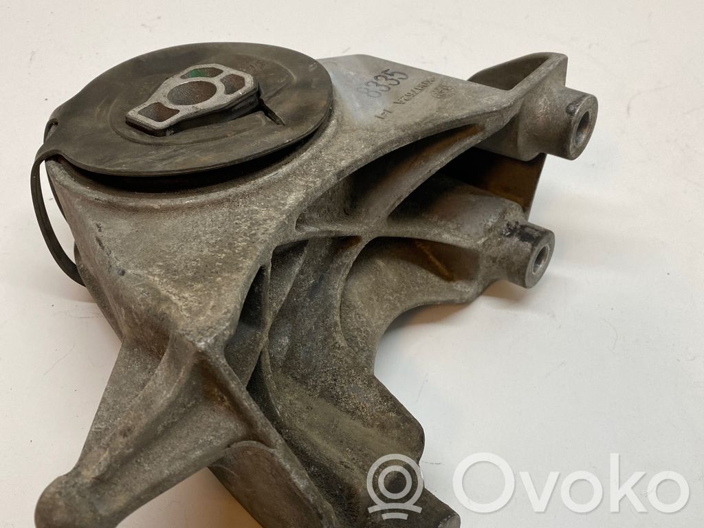 Chevrolet Captiva Gearbox mount 