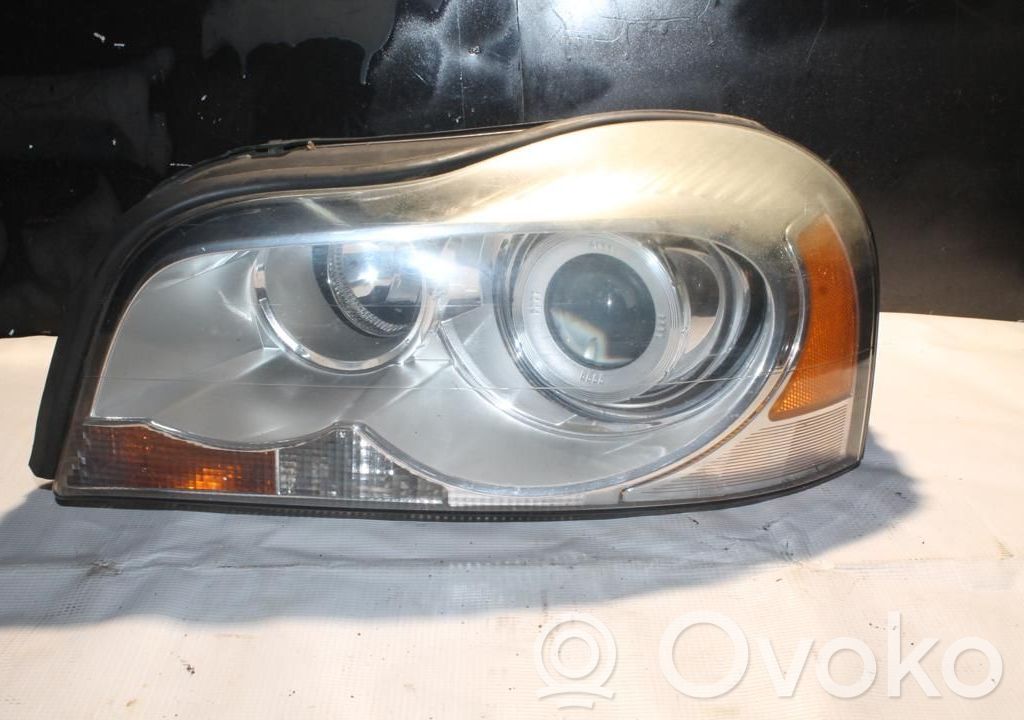 Volvo XC90 Priekšējais lukturis 