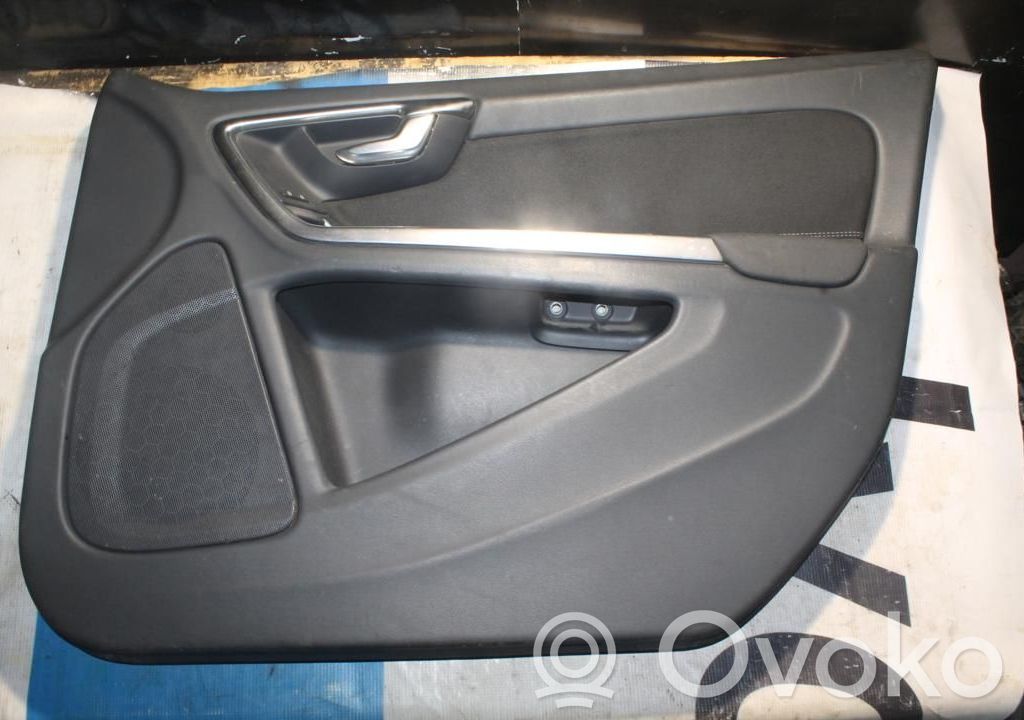 Volvo V60 Front door card panel trim 