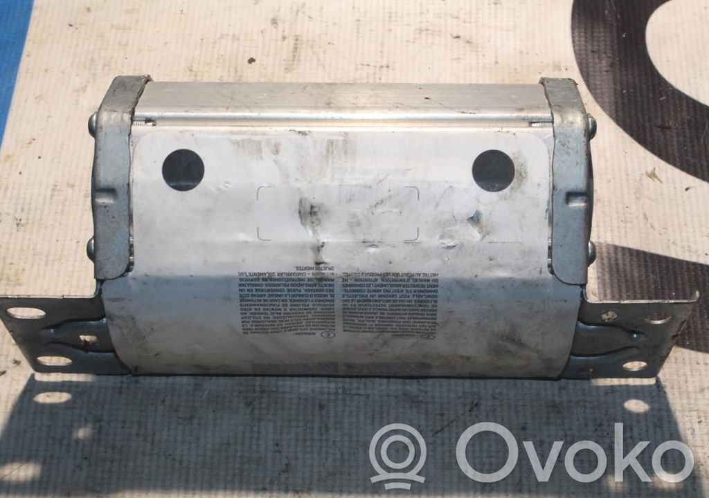 Passenger airbag   90033,D8932