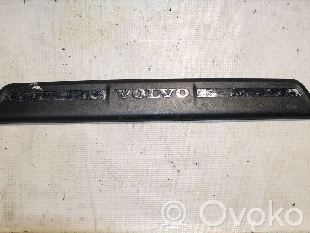 Volvo V40 Etuoven kynnyksen suojalista 