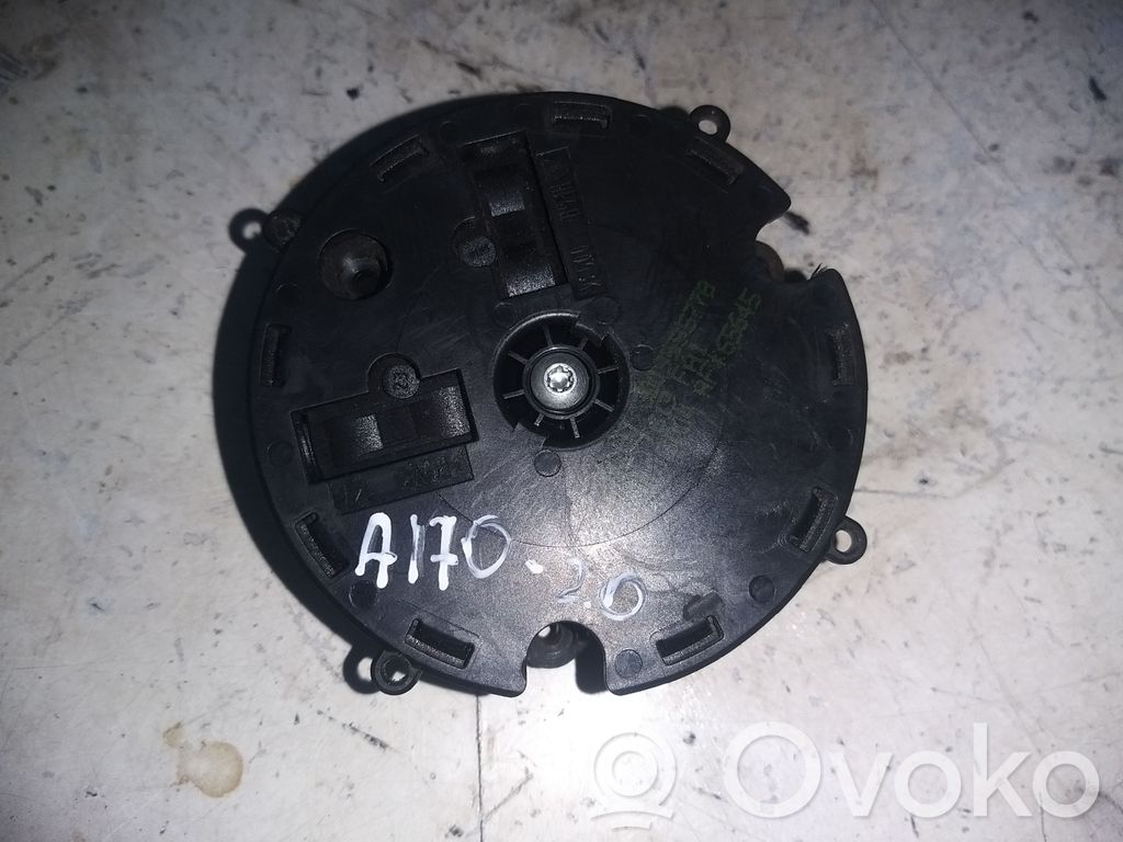 Element lusterka bocznego drzwi przednich   MSPP1003D04,A17020