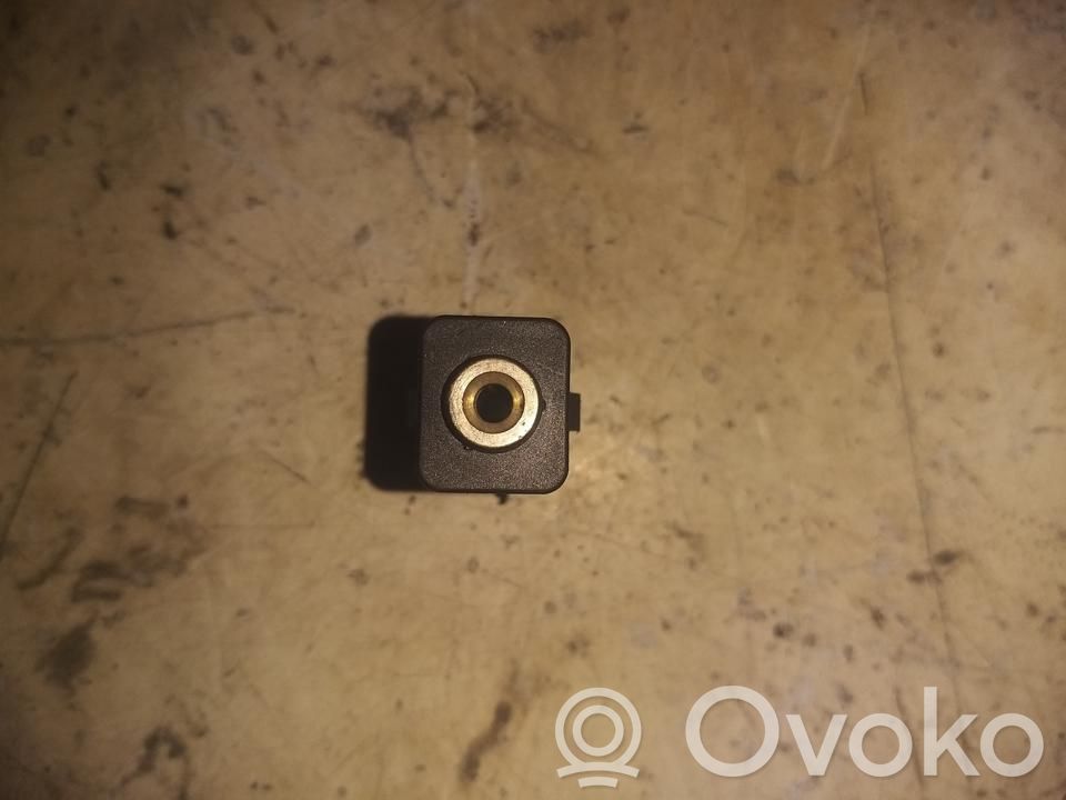 Volvo S80 USB jungtis 