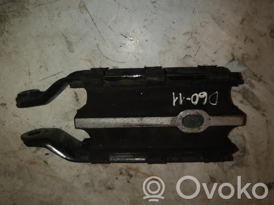 Engine mount bracket   8G9N6P082BA,D6011