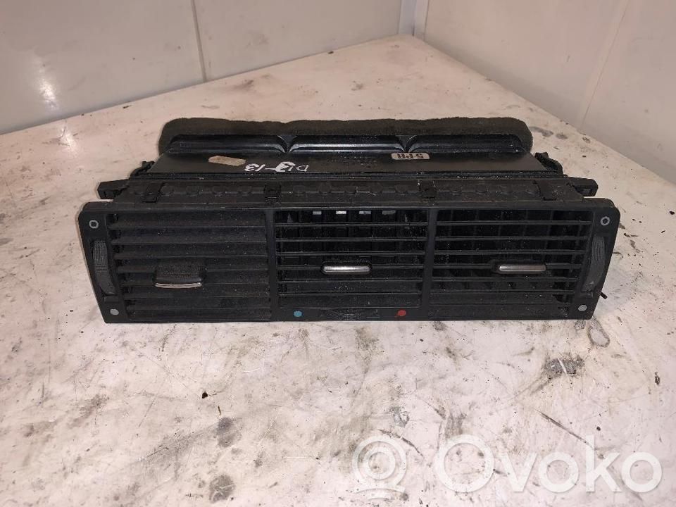 Audi A8 S8 D2 4D Kita panelės detalė 