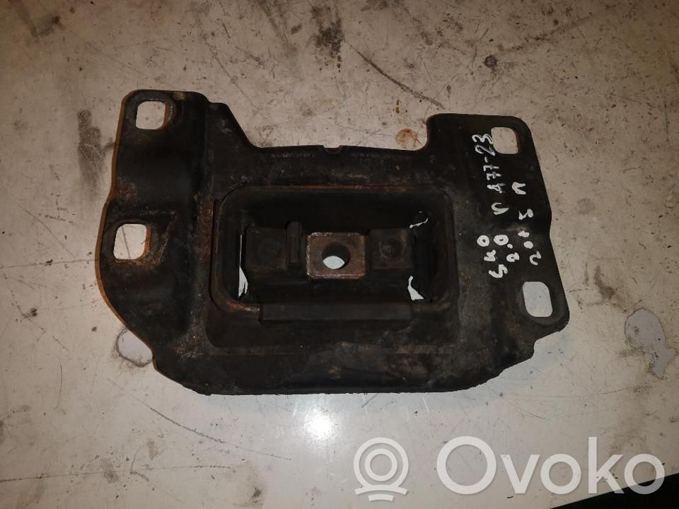 Volvo V50 Engine mount bracket 