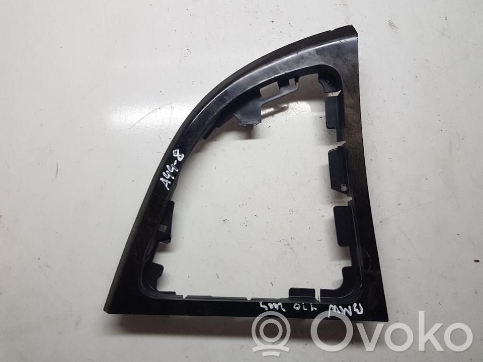 BMW 1 E82 E88 Kita panelės detalė 