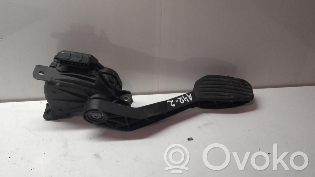 Volvo V70 Accelerator throttle pedal 