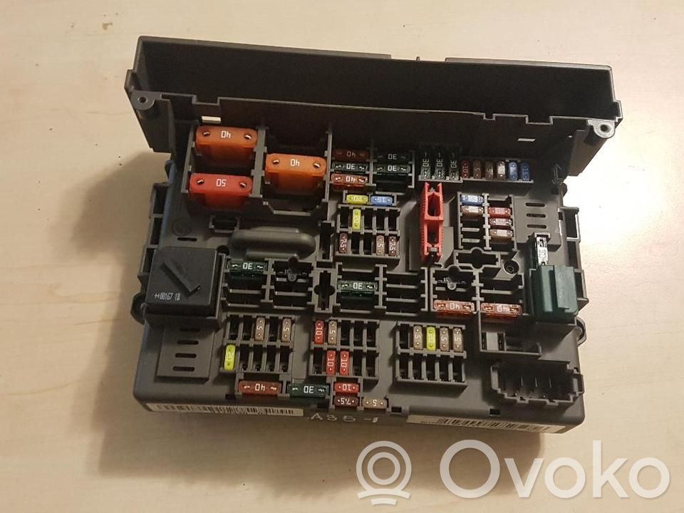 BMW 1 E82 E88 Fuse box set 