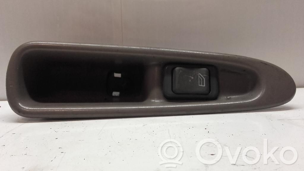 Volvo V40 Electric window control switch 