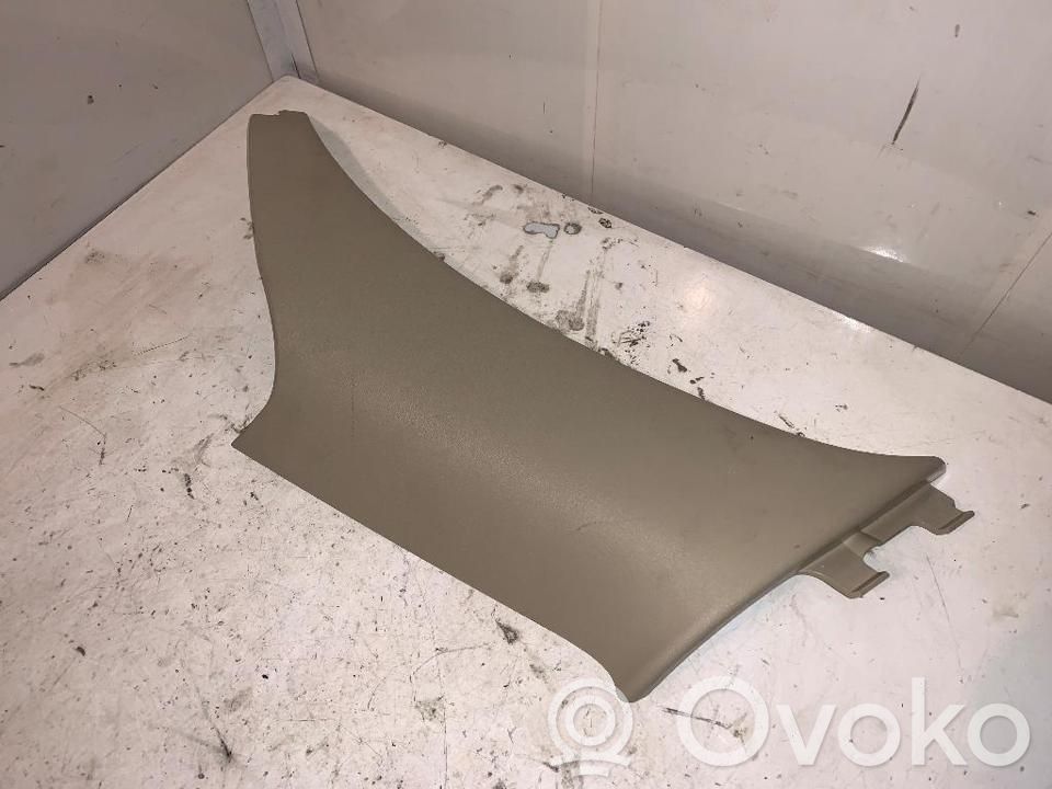 Osłona środkowa słupka / C   30721150,D562