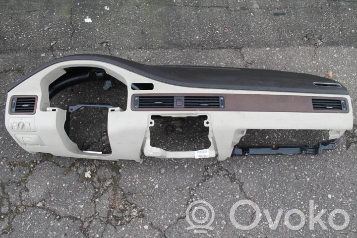 Volvo S80 Panelis 
