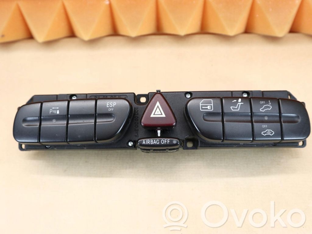 Mercedes-Benz CLK A209 C209 Zestaw przełączników i przycisków 