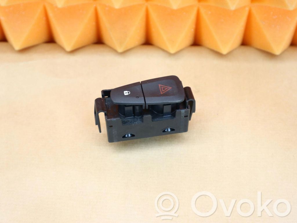 Renault Sandero II Hazard light switch 