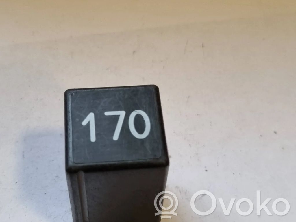 Audi A4 S4 B5 8D Otros relés 