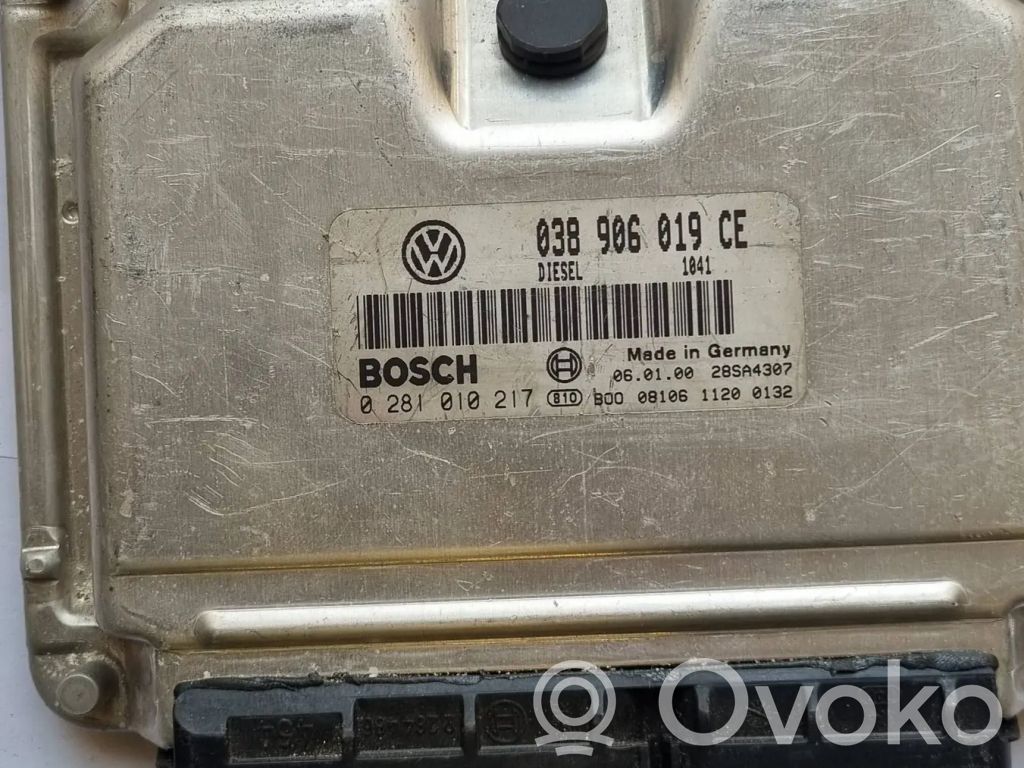 Volkswagen PASSAT B5 Engine control unit/module 