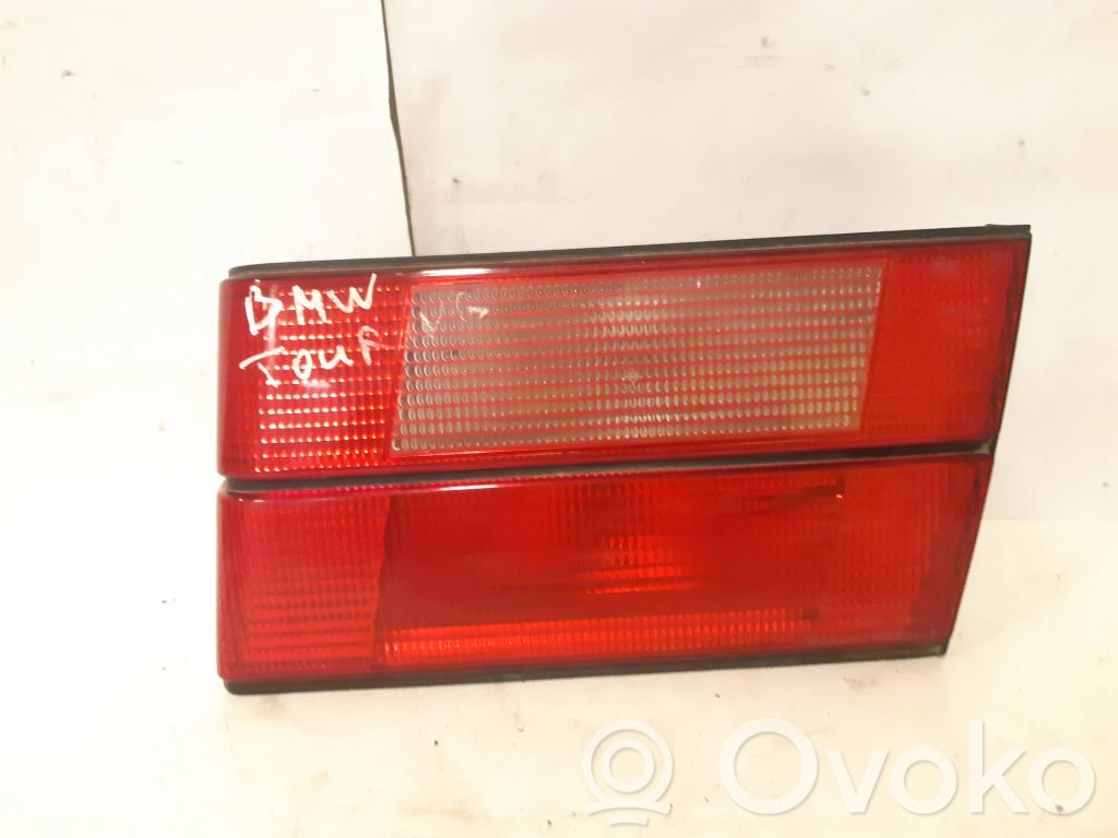 BMW 5 E34 Galinis žibintas dangtyje 