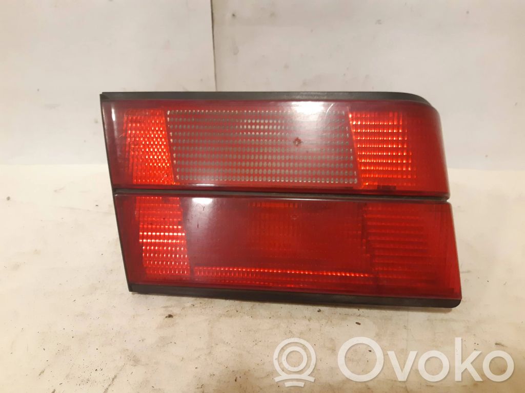 BMW 5 E34 Aizmugurējais lukturis pārsegā 