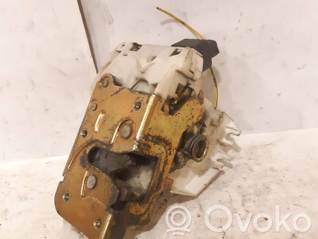 Ford Mondeo Mk III Front door lock 