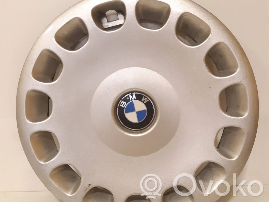 BMW 5 E39 R15-pölykapseli 