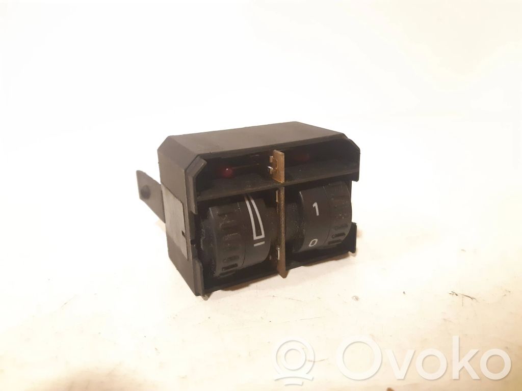 Headlight level height control switch   2K0941333