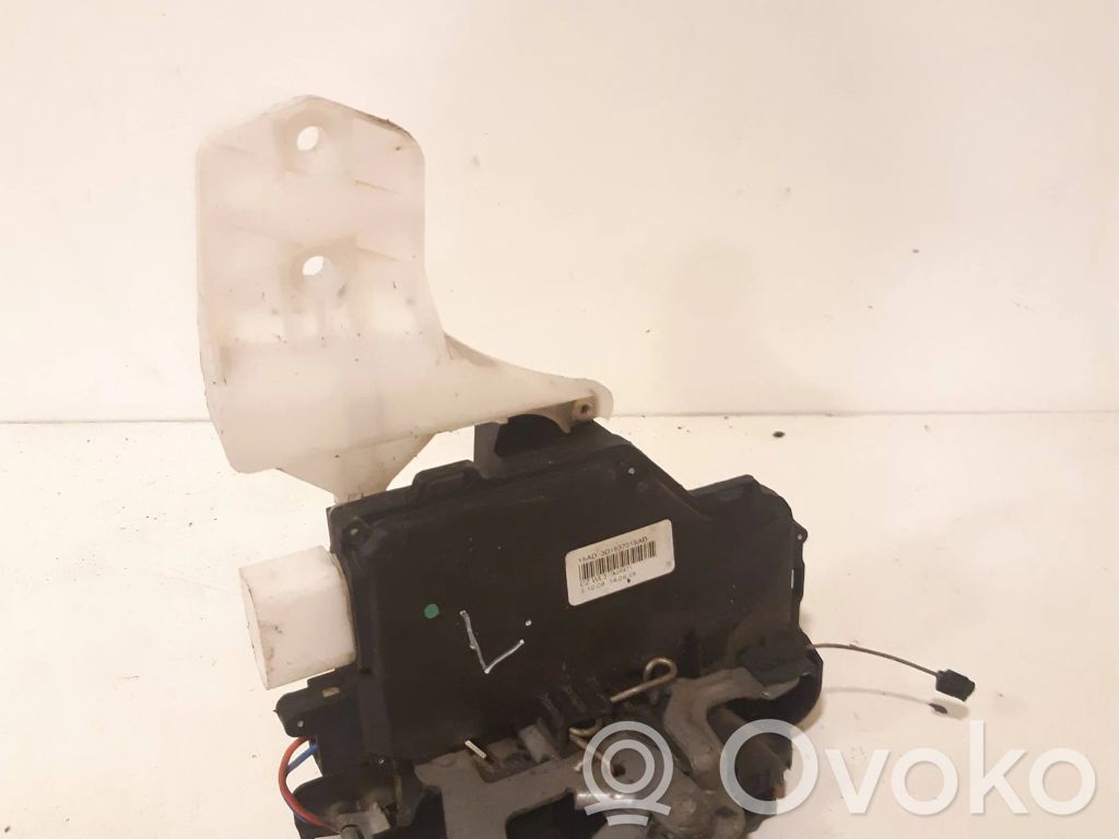 Volkswagen Caddy Priekšpusē slēdzene 
