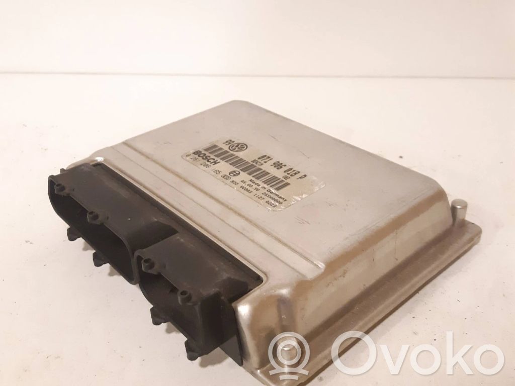 Volkswagen PASSAT B5 Engine control unit/module 
