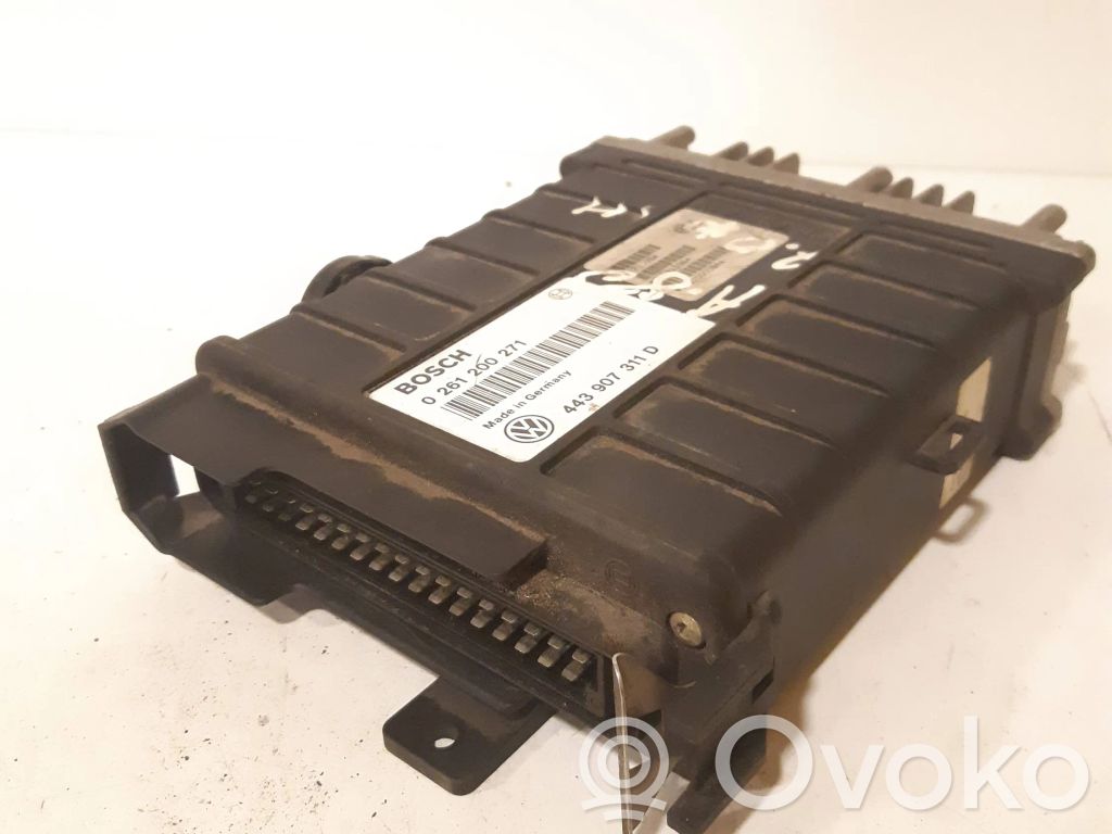 Engine control unit/module   443907311D,0261200271