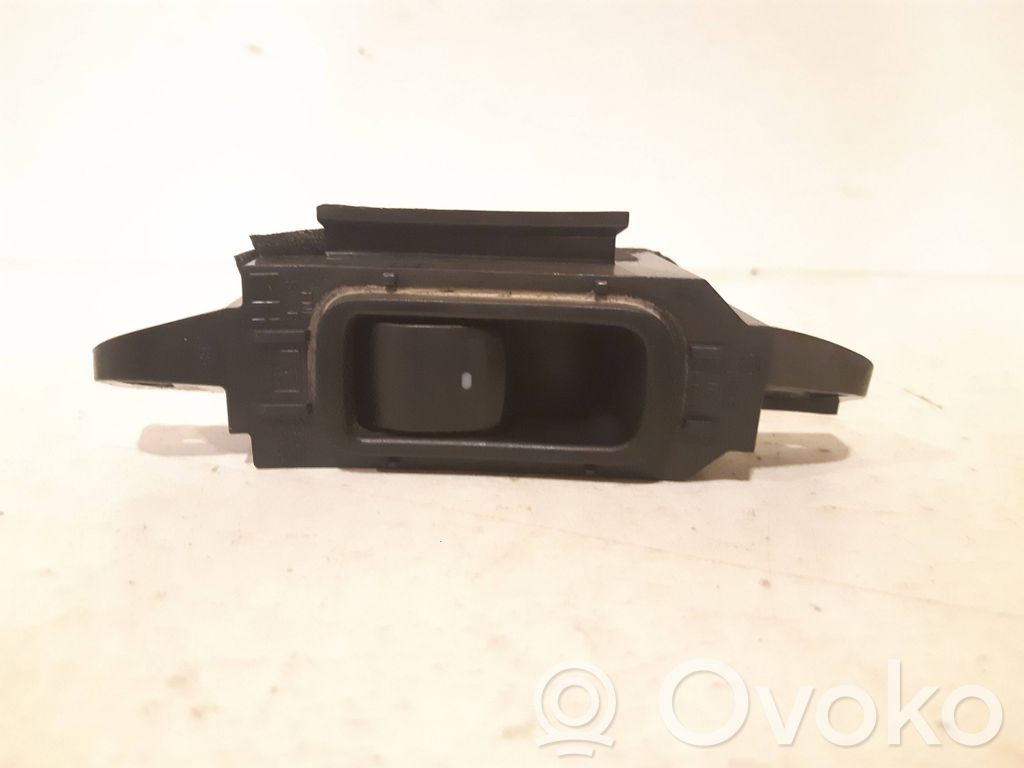 Subaru Legacy Electric window control switch 