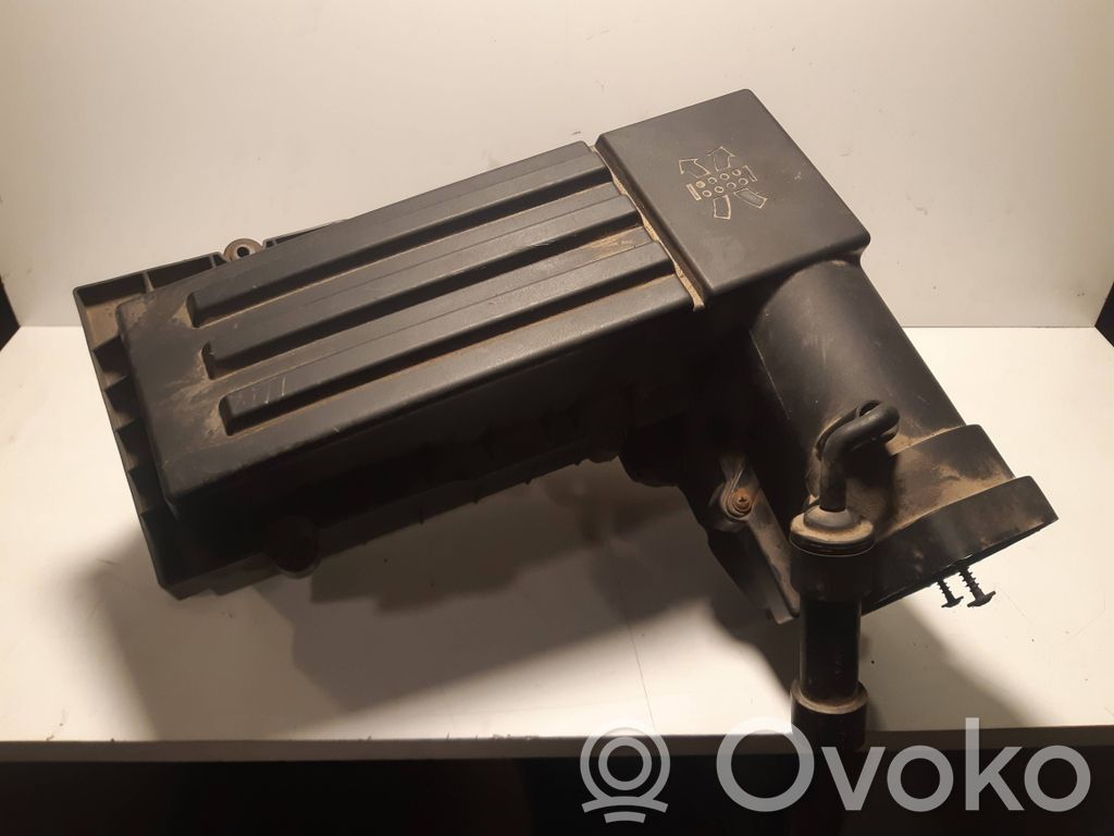 Volkswagen PASSAT B6 Luftfilterkasten 