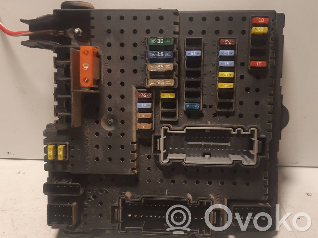Volvo V70 Fuse module 
