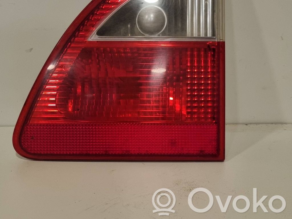 Ford Galaxy Aizmugurējais lukturis pārsegā 