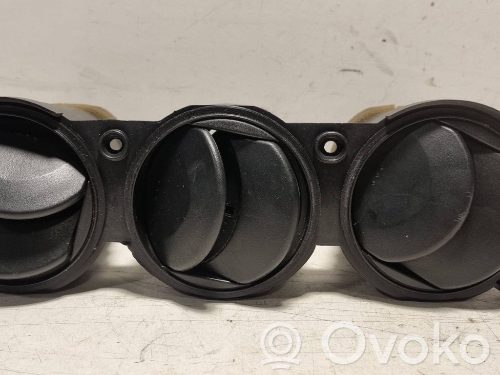 Mazda 6 Centrinės oro grotelės 