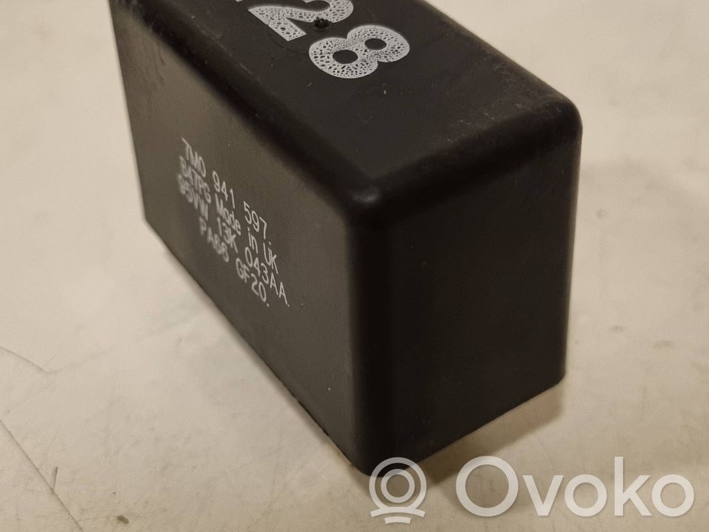 Volkswagen PASSAT B6 Other relay 
