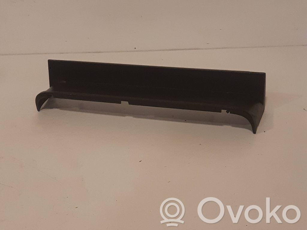 Volkswagen Caddy Listwa pod lampę tylną 