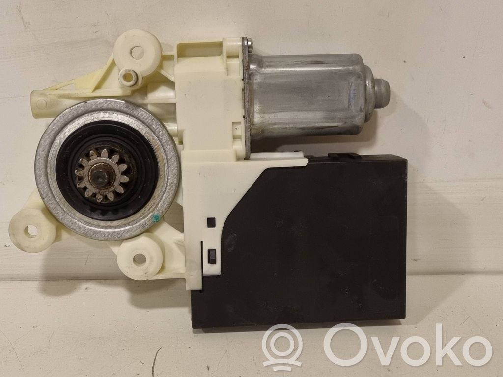 Volvo S40, V40 Silnik regulatora szyby drzwi przednich 