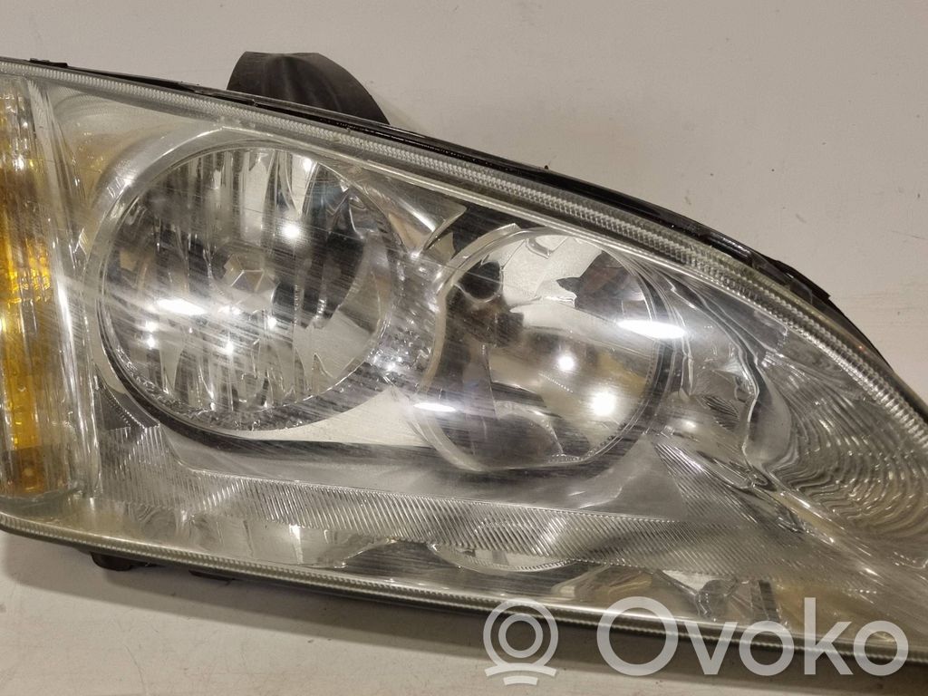 Ford Focus Faro/fanale 