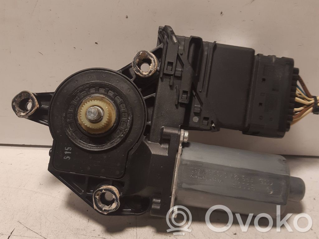 Volkswagen Golf Cross Silniczek podnoszenia szyby drzwi tylnych 