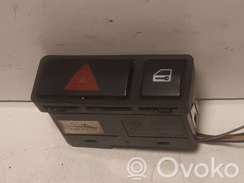 Schalter Warnblinkanlage   8368920