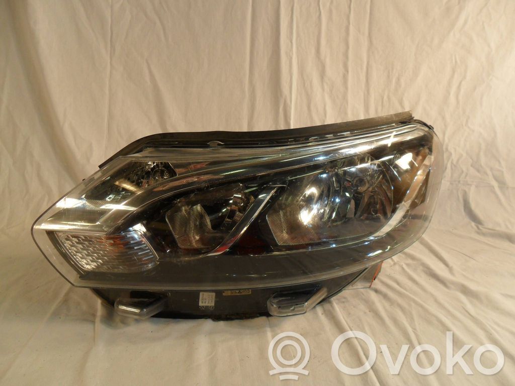 Toyota Proace Lampa przednia 
