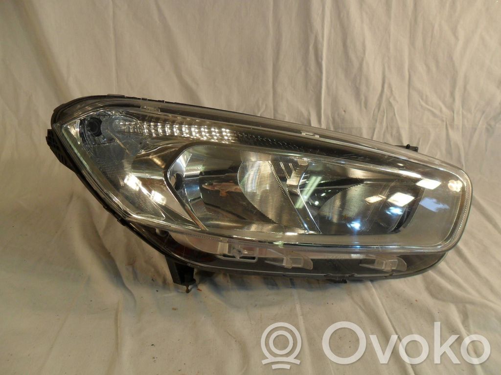 Ford Turneo Courier Phare frontale 