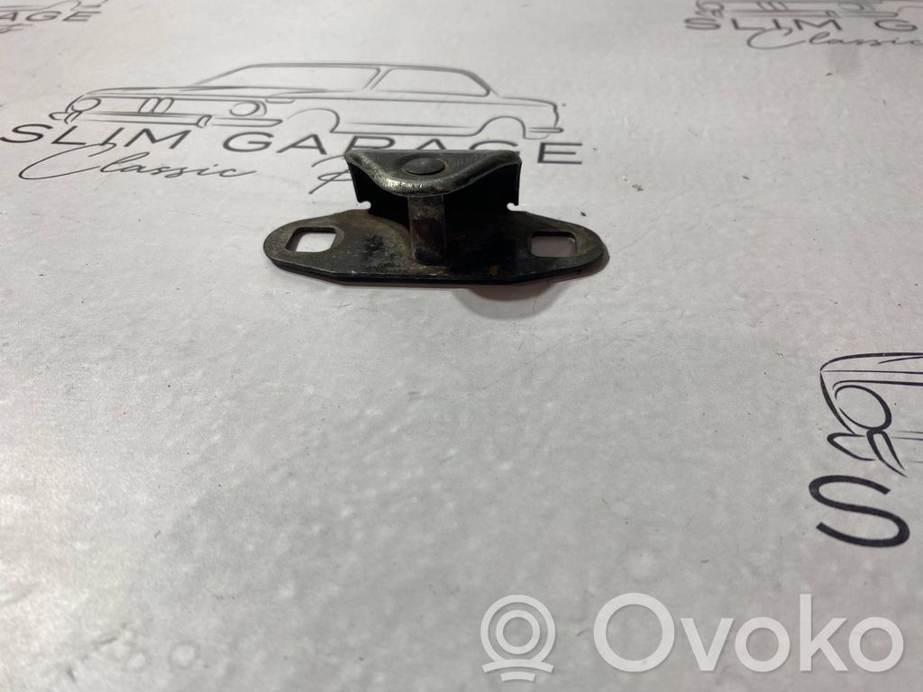 Ford Fiesta I Kronšteinas spynos tvirtinimo 