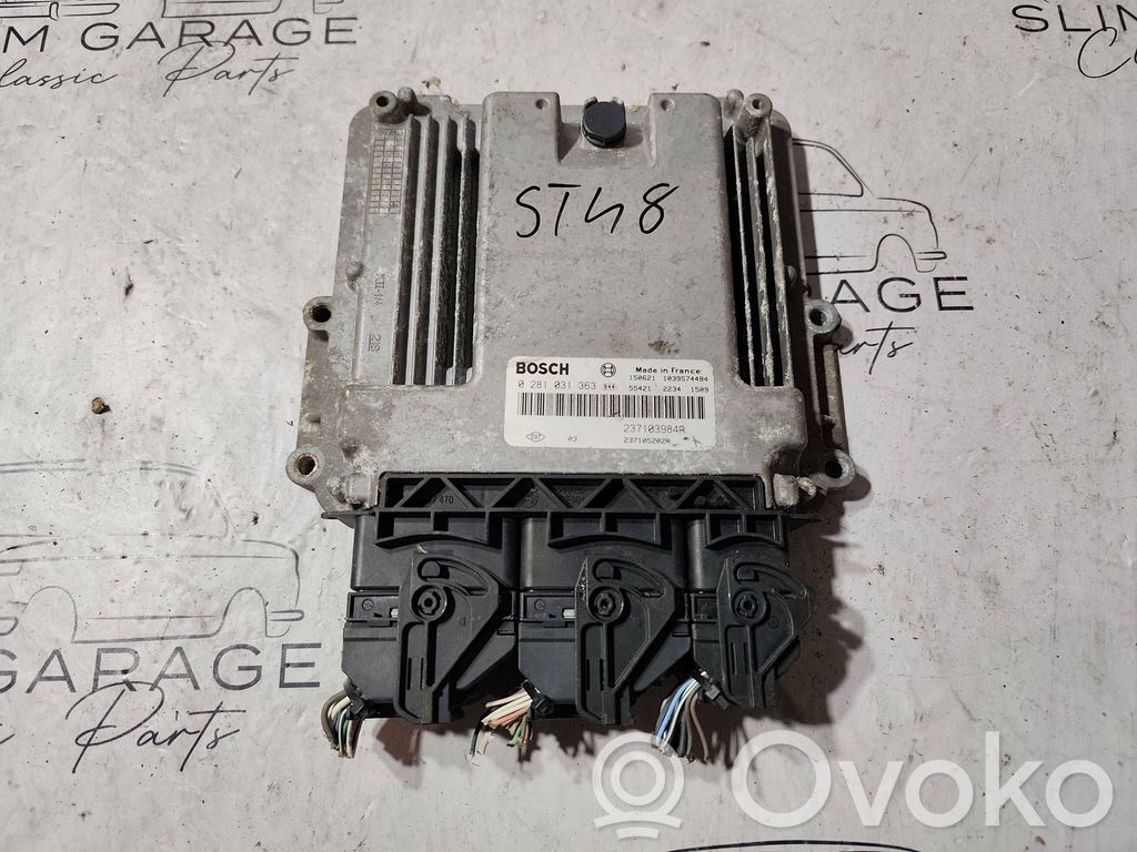 Opel Vivaro Engine control unit/module 