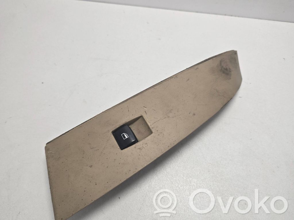 Electric window control switch   6951958